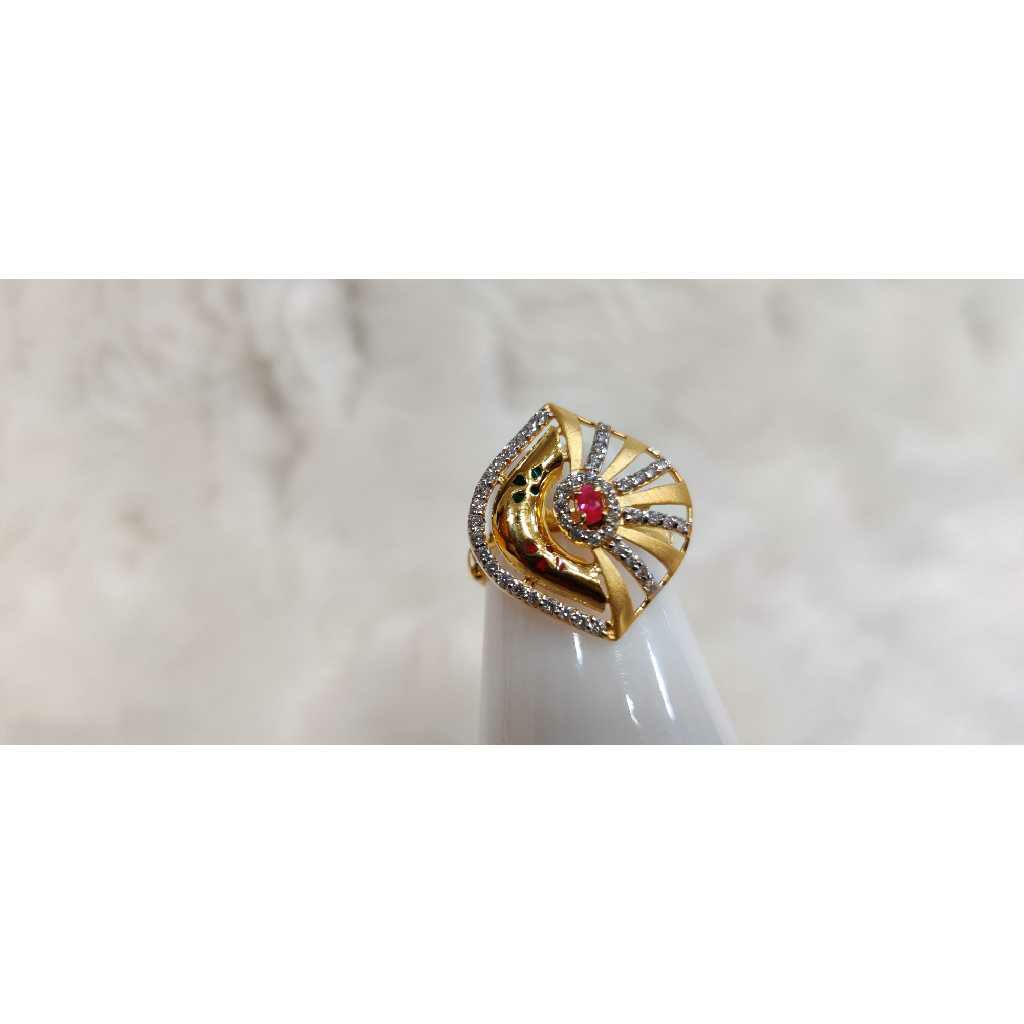 916 Ladies Fancy Gold Ring