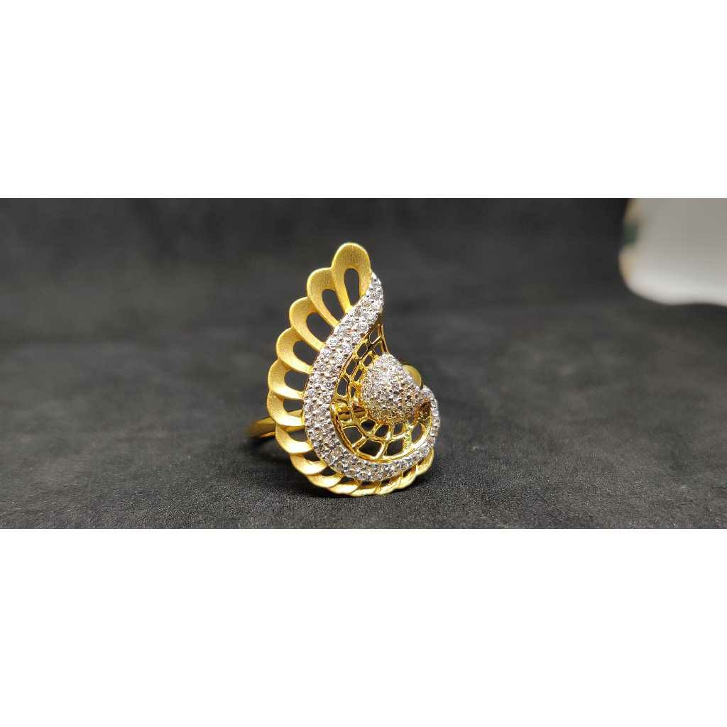 916 Ladies Designer Long Fancy Gold Ring Lr-17080