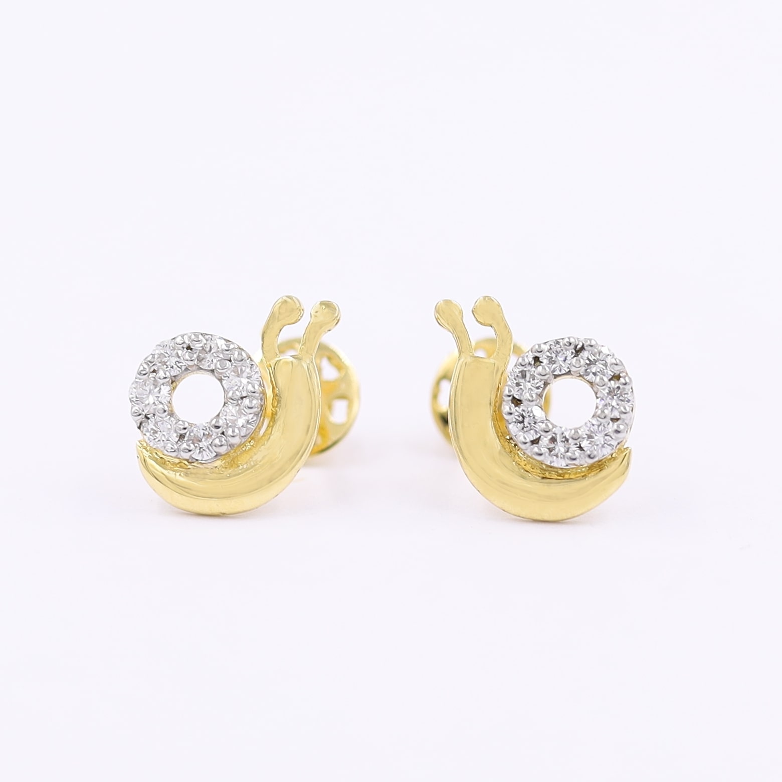 Dazzling Snail Style 18KT Diamond Stud Earrings