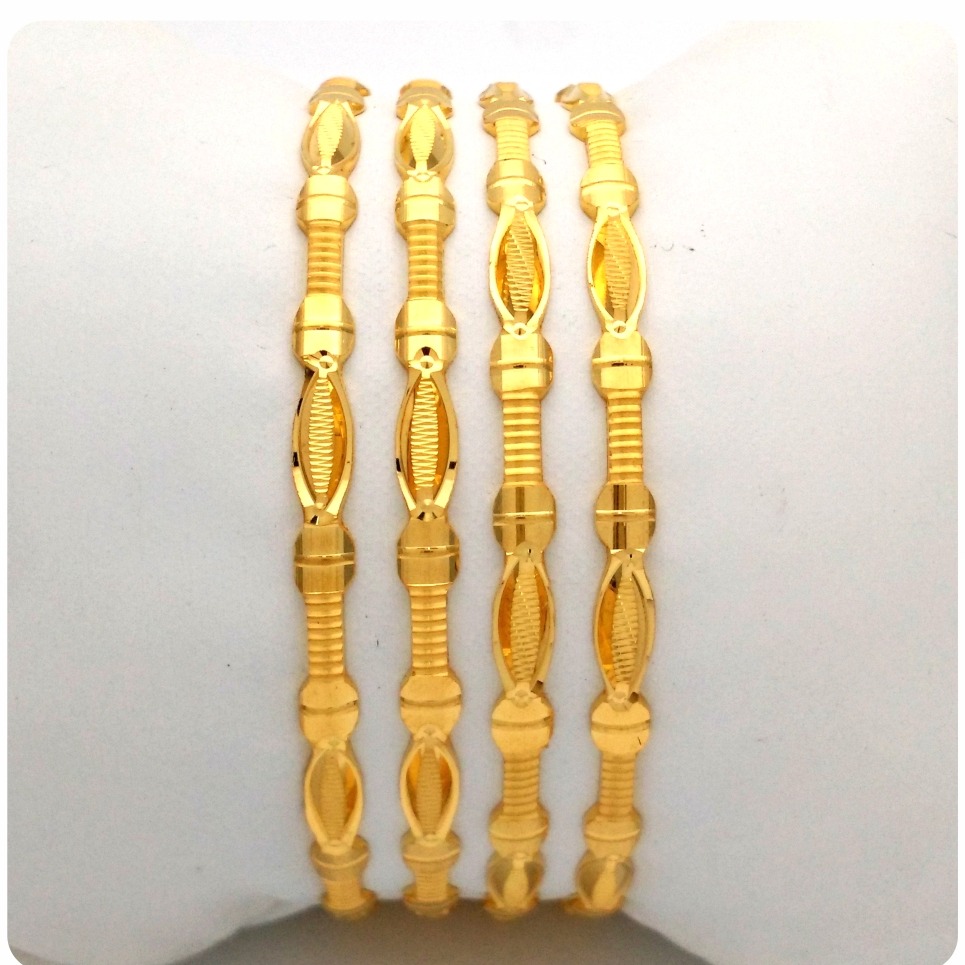 GOLD HALLMARK KANAS BANGLE - DD1166