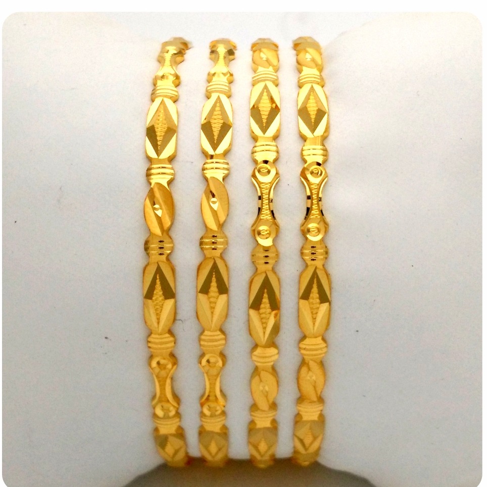 GOLD HALLMARK KANAS BANGLE - DD1163