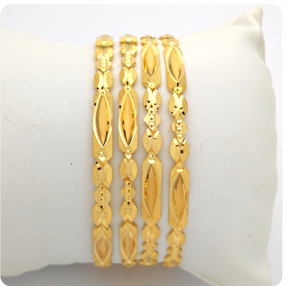 Gold Hallmark TRIANGLE DIE Bangle - TRD885