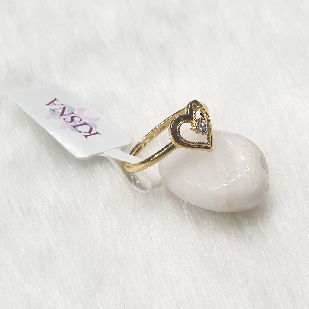 18k gold heart shaped diamond ring