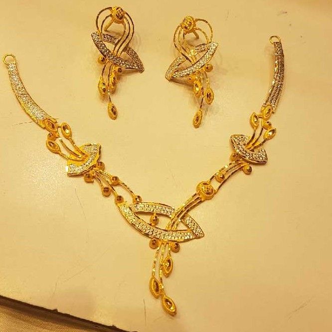 Fancy Yellow Gold Shiny Necklace Set