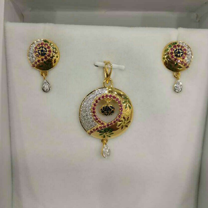 22K / 916 Gold Pave Charming Pendant Set