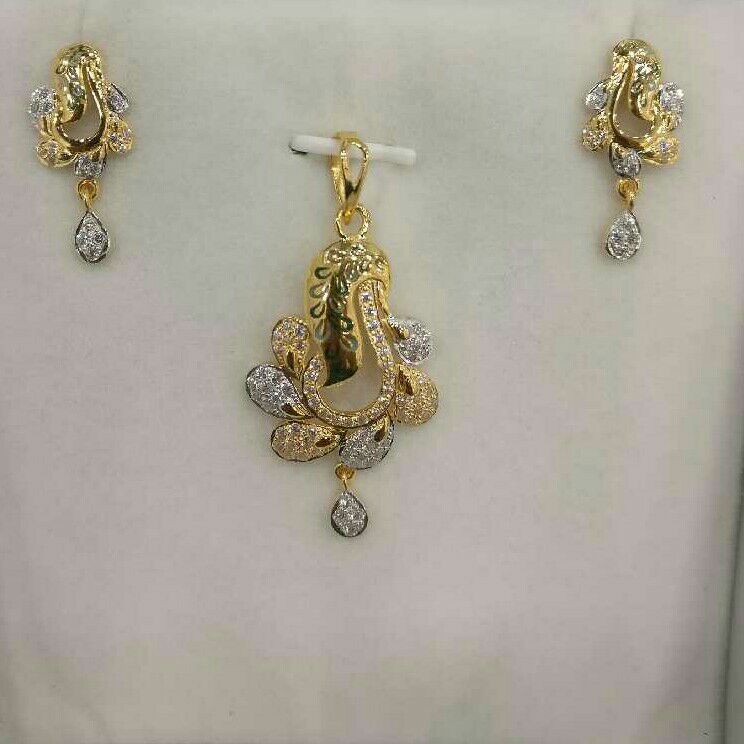 22K / 916 Antique Gold Indian Attractive Pendant Set