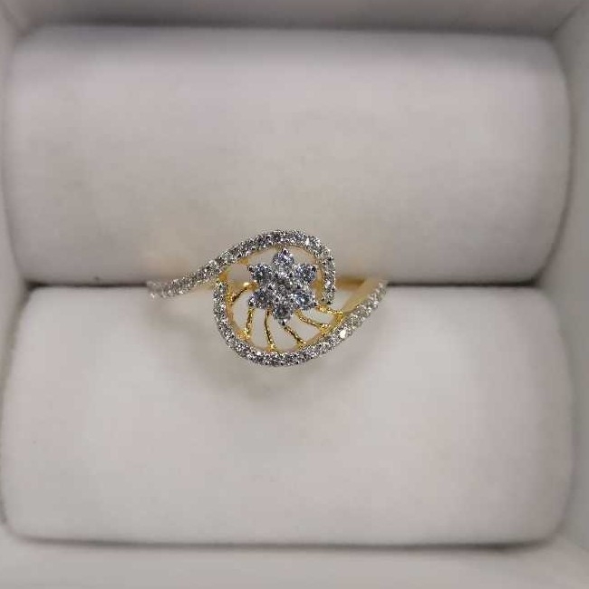 Gold Ladies Fancy Ring