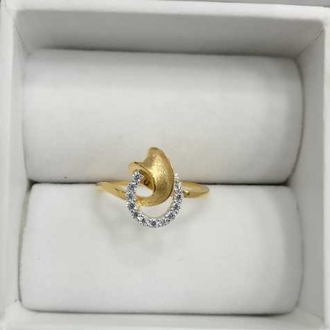 Gold Ladies Casting Designer Ring