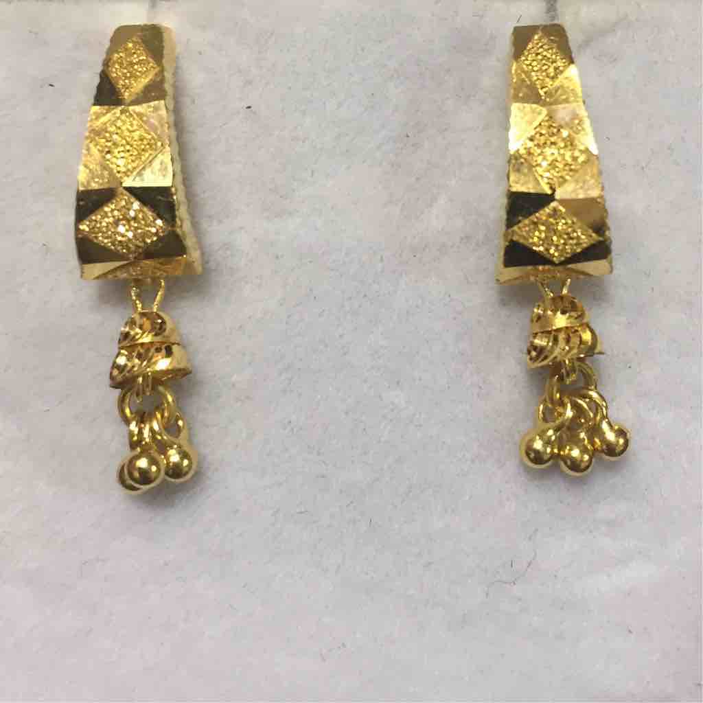Attractive 916 Gold Earrings