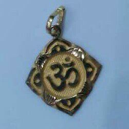 22K/916 Gold Fancy Om Shape Pendant