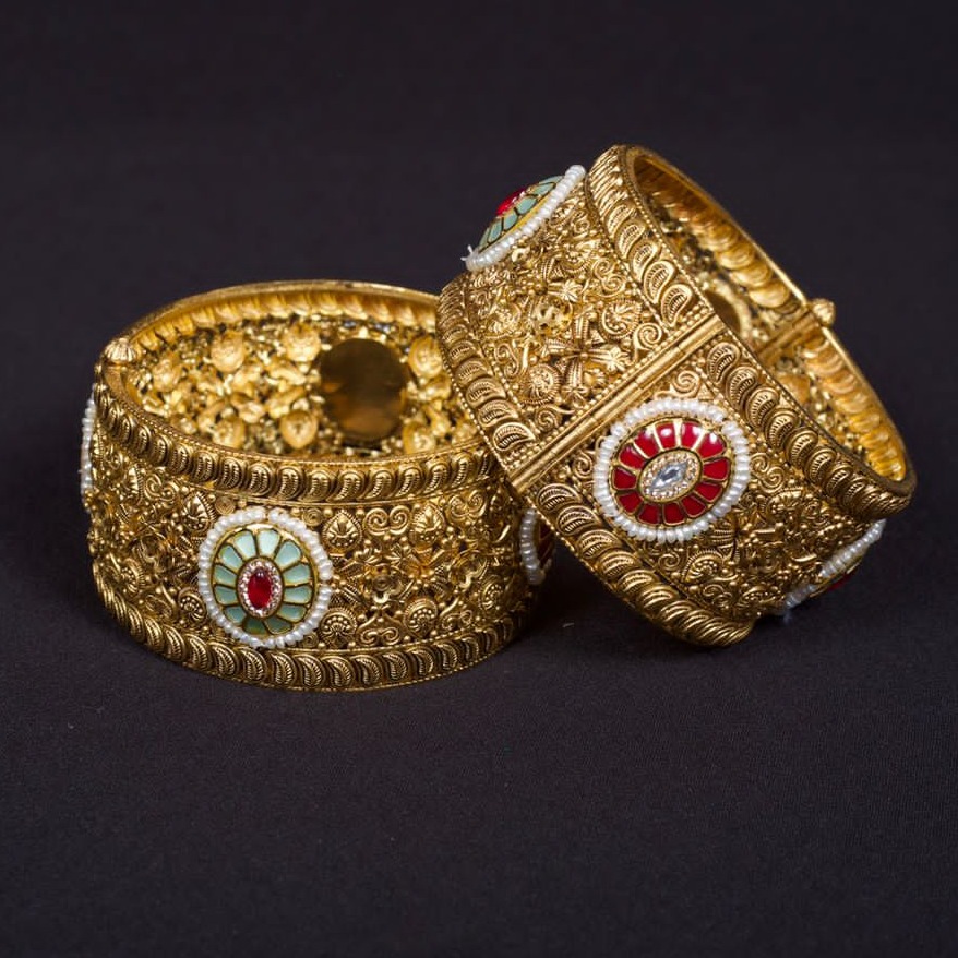 gold fancy bangle  for women