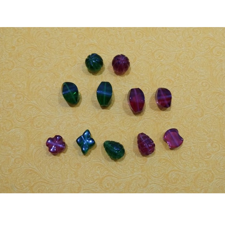 0.20ct oval multicolored pearl-moti