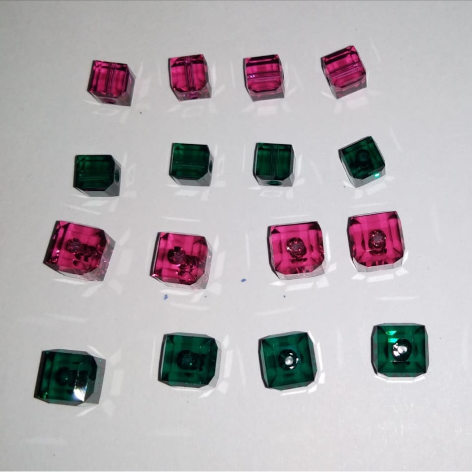 0.15ct square multicolored pearl-moti