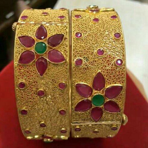 22KT Gold Antique Wedding Kada