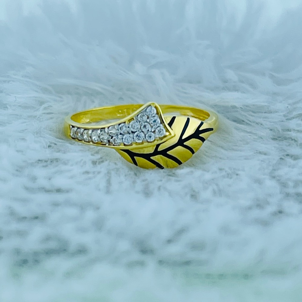 916 gold CZ Leaf Design ring