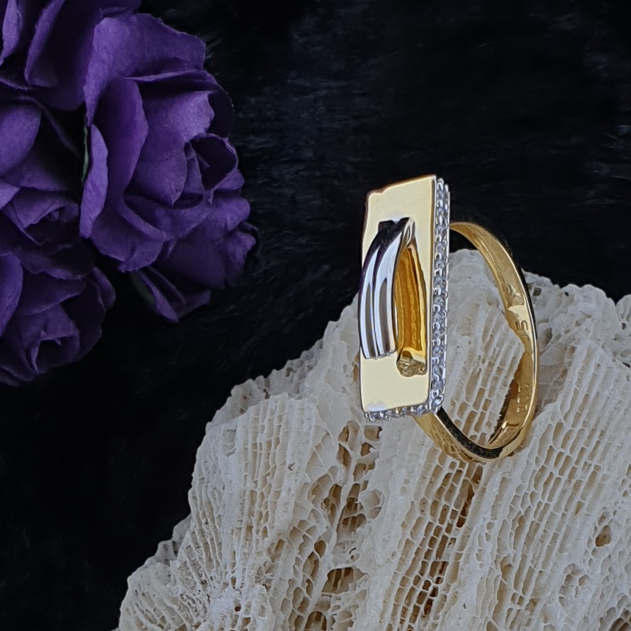 white and yellow ladies ring