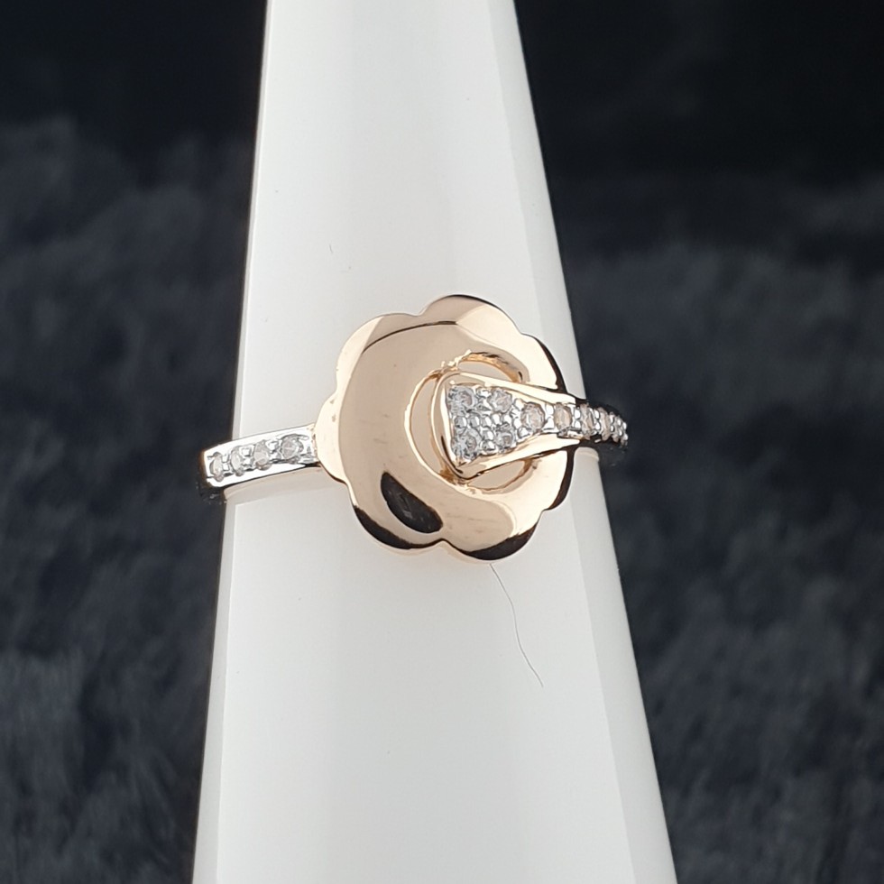 18k ladies ring