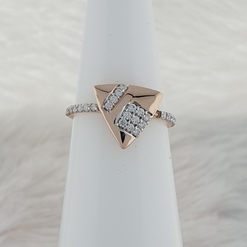 18c ladies ring