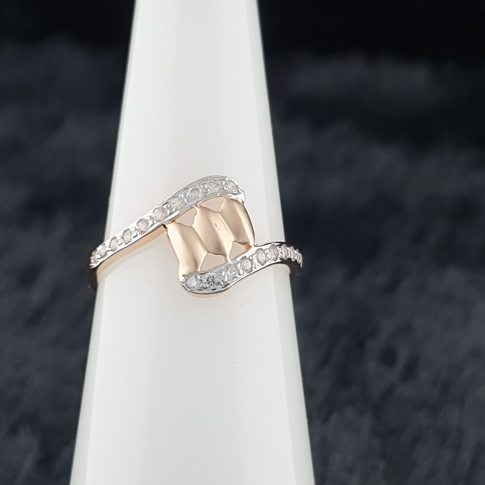 18c Dell polish ladies ring