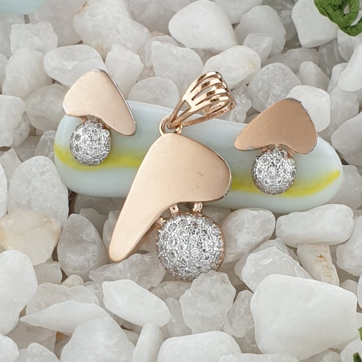 Dell polish Pendant set