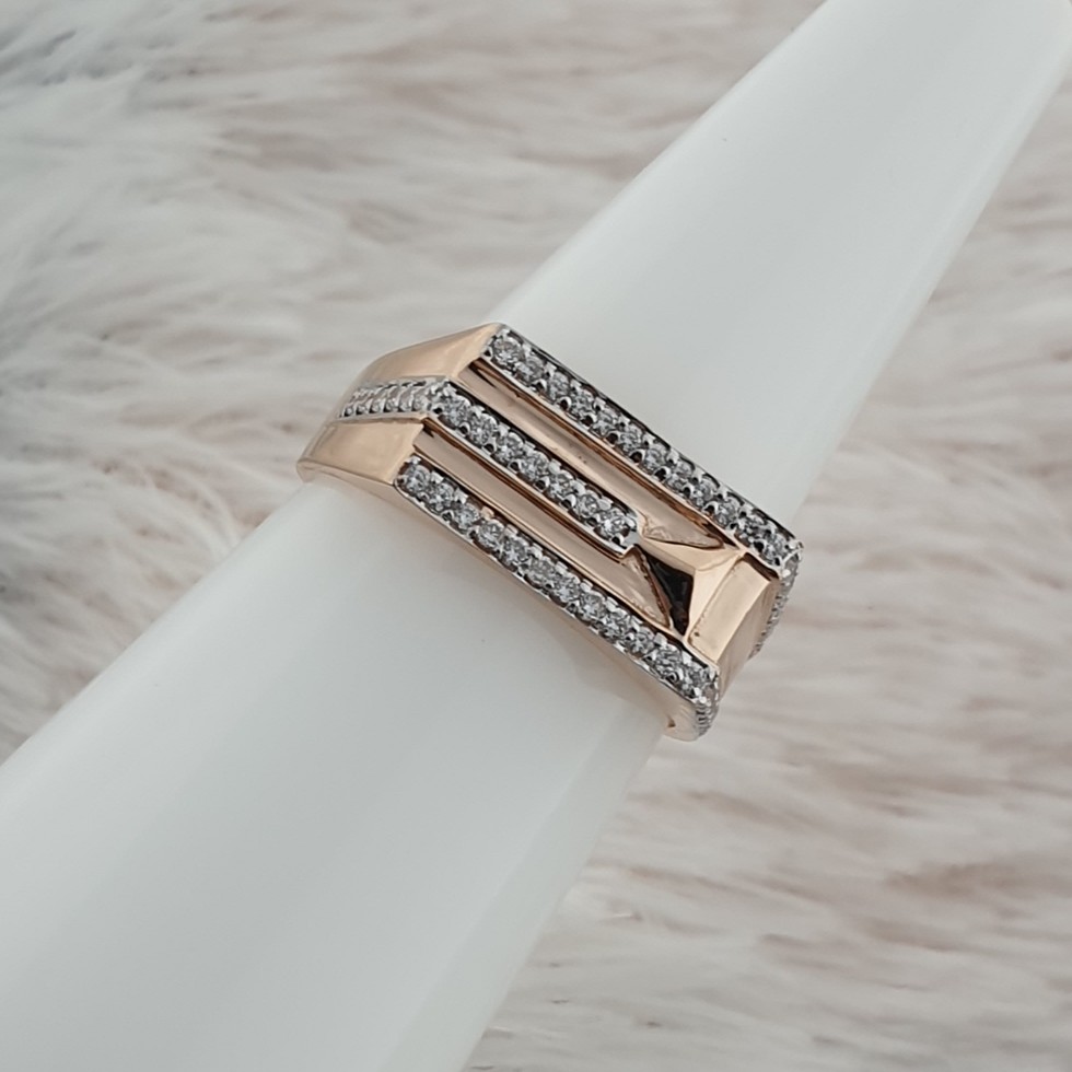 Triangle men ring