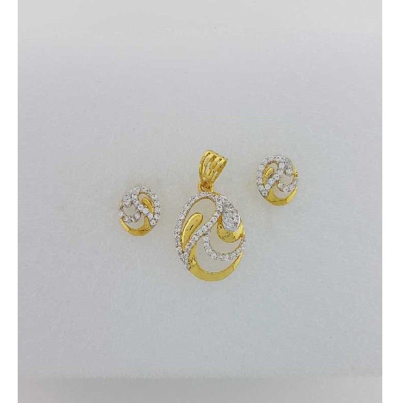 22KT Yellow Gold Ladies Wedding Prong Pendant Set