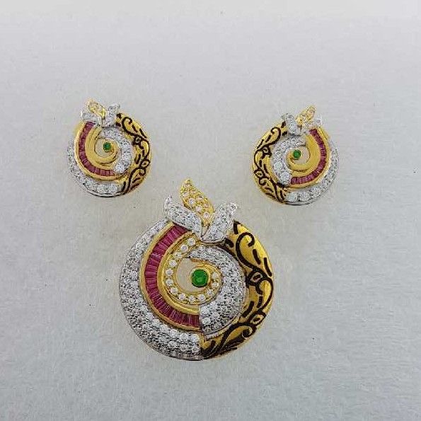 916 Ladies Yellow Gold Pave Antique Pendant set