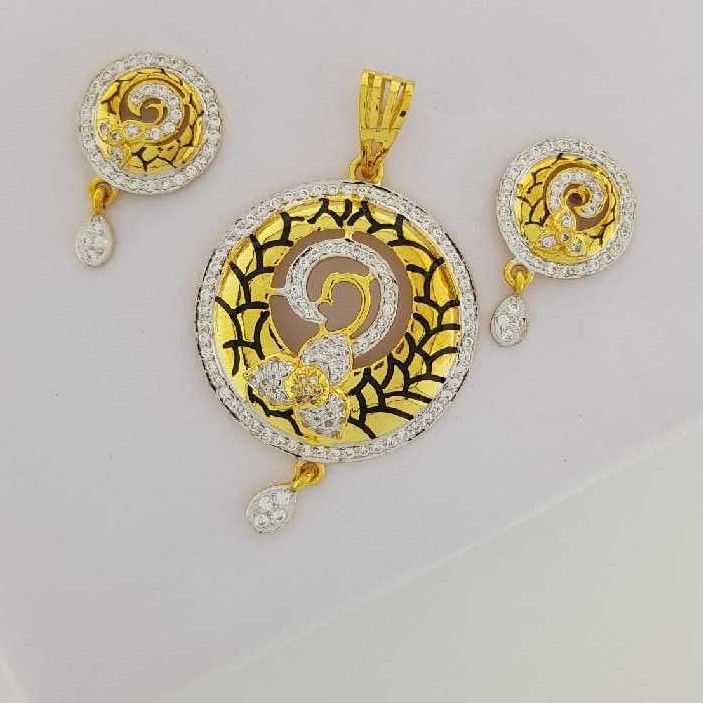 22KT Yellow Gold Pave Stylish Pendant set