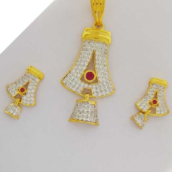 22KT Yellow Gold Pave Casting Fancy Pendant Set