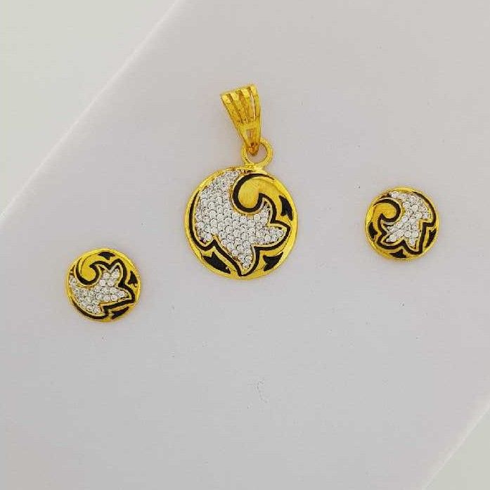 916 Yellow Gold Ladies Casting Pendant Set
