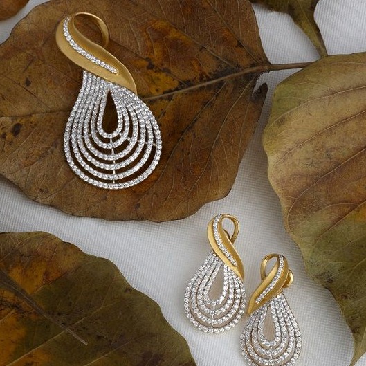 Real Diamond pendent set