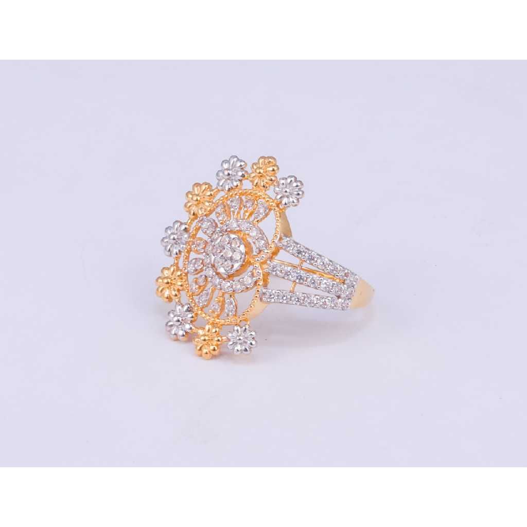 18KT Gold CZ Attractive Flower Shaped Cocktail Ring
