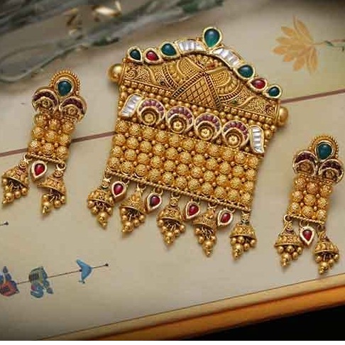 antique pendant set 916