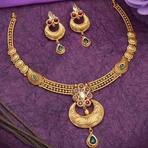 Antique necklace set 916.