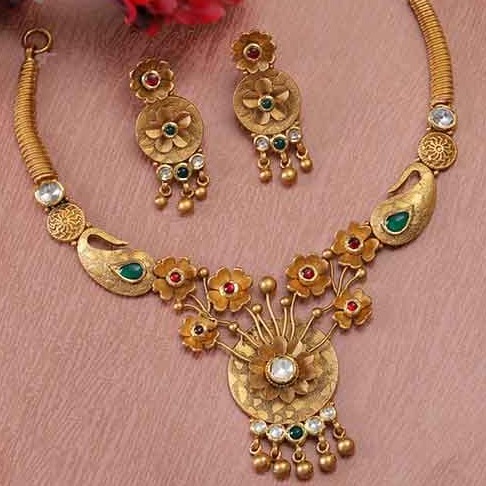 Antique Necklace Set 916.