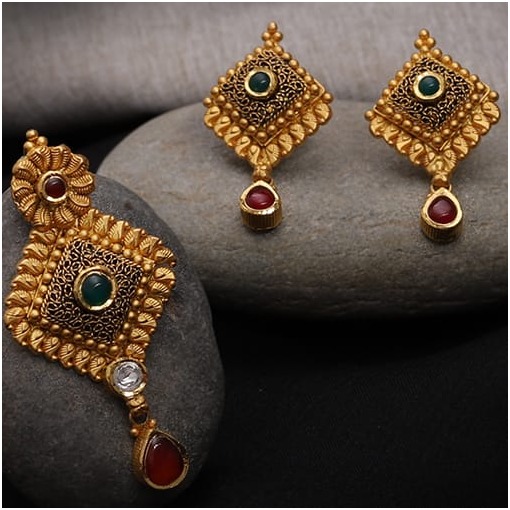 antique pendant set 916