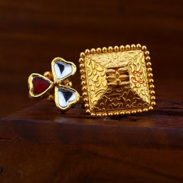 Ladies antique ring 916