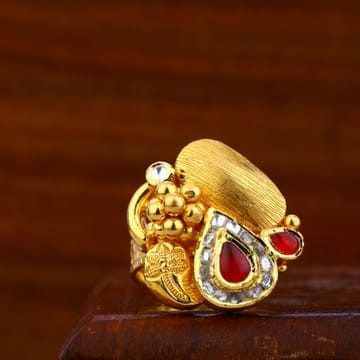 Ladies antique ring 916
