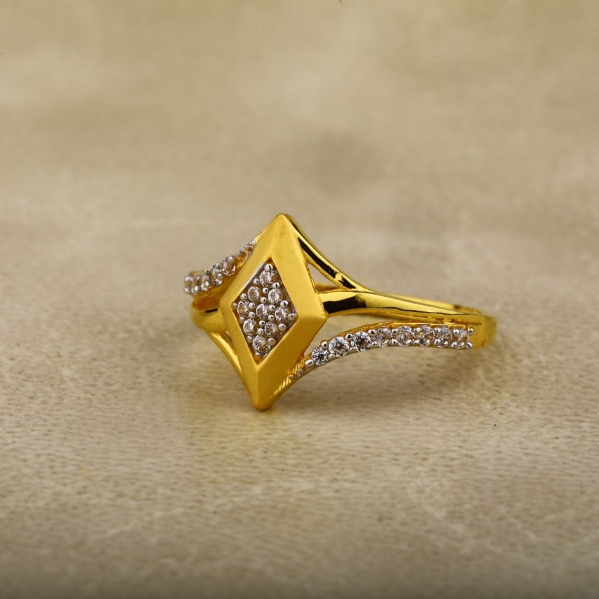 Ladies ring 916 cz