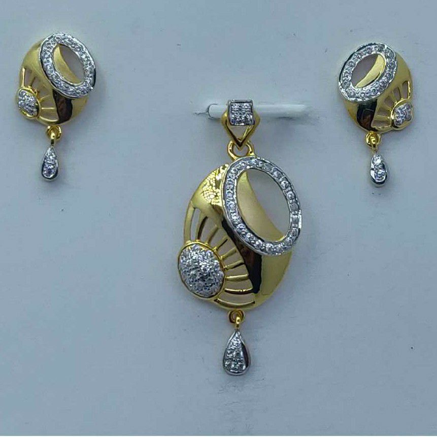 Exclusive fancy pendant set