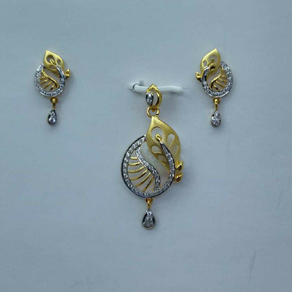 Nice pendant set