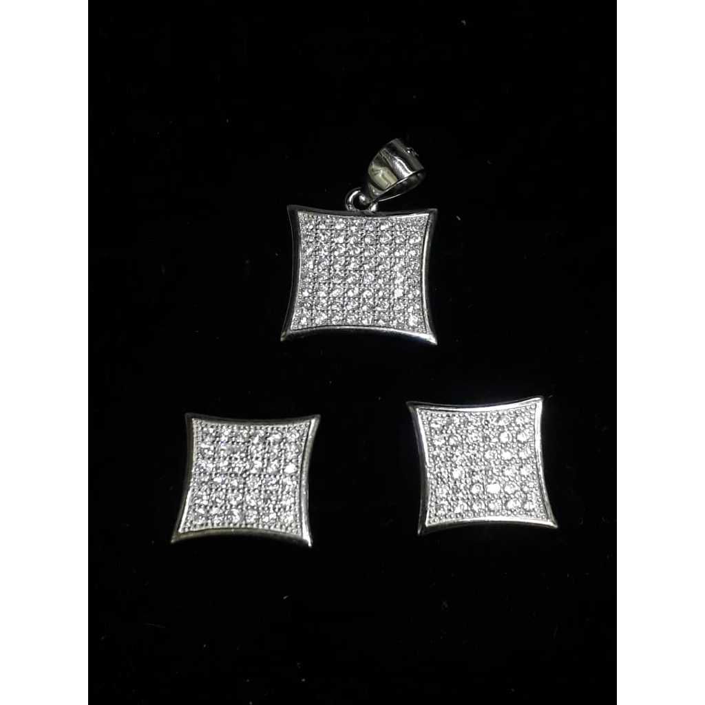 Pendant set