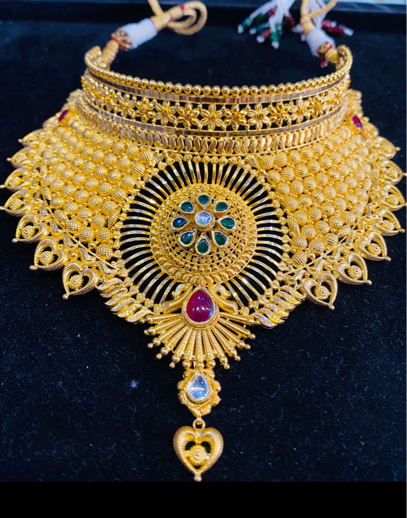 Antique choker