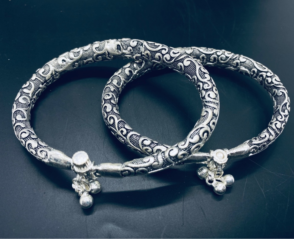 Antique kada payal