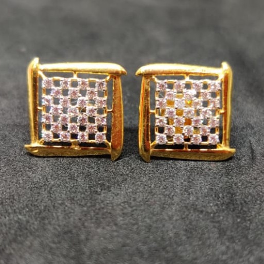 18 CARAT GOLD DIAMOND STUD BT0036