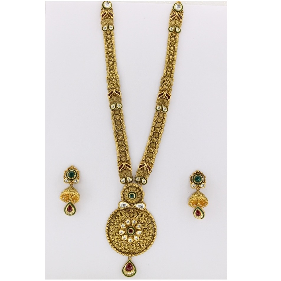 CHARMING ANTIQUE NECKLACE