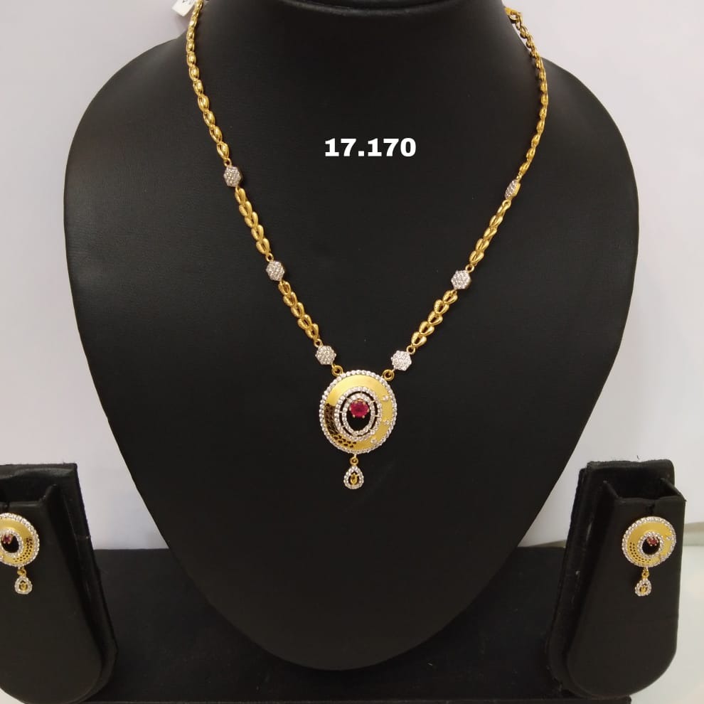 18 carat gold chain set