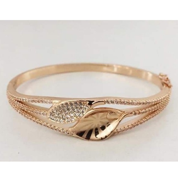 18 carat rose gold woman kada