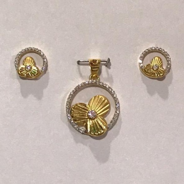 916 Gold flora pendant set