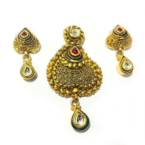 916 Gold Antique Studded Pendant Set